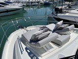 Prestige 460 Foredeck